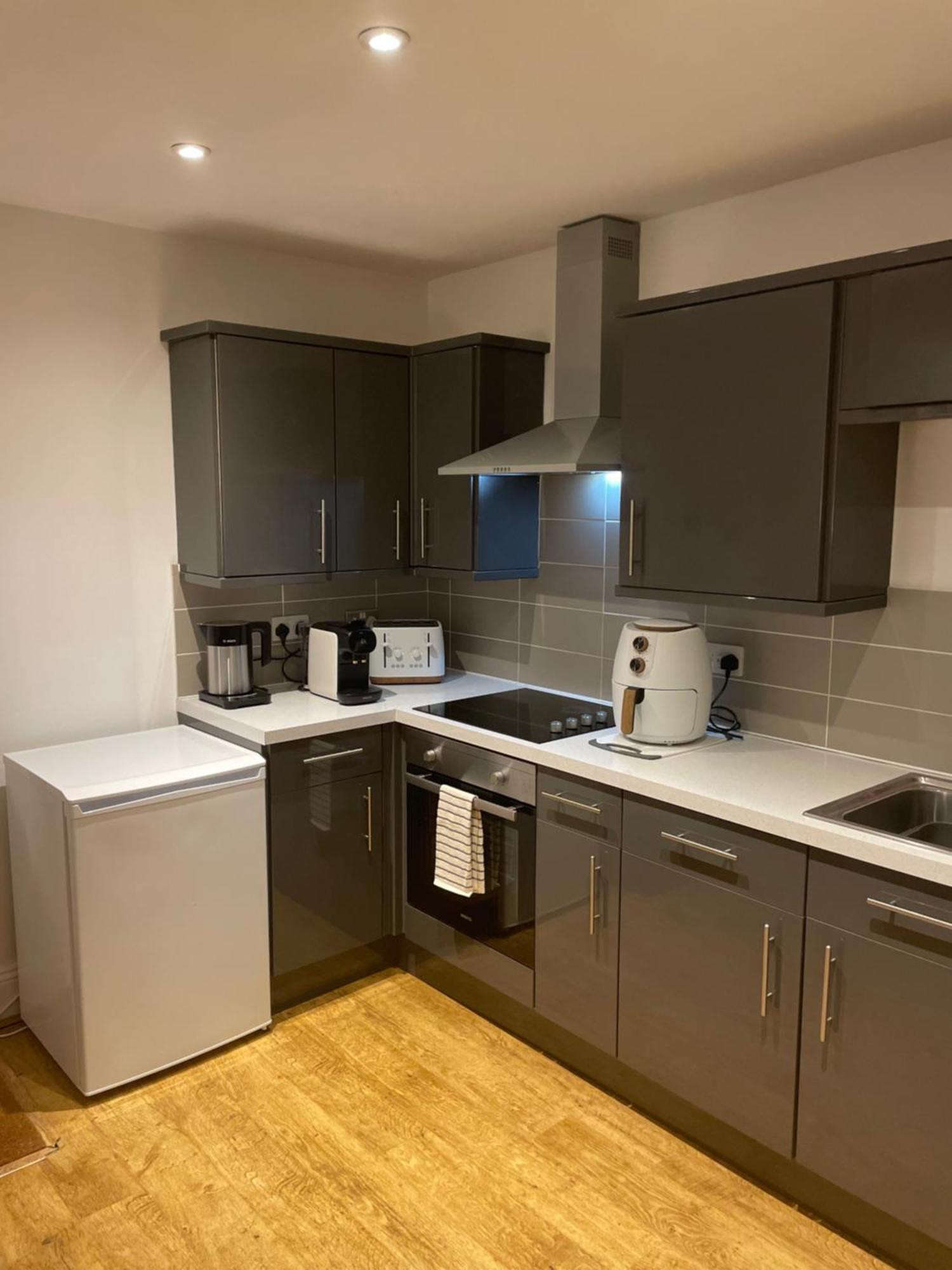 Cute 1 Bed Apartment 2 Mins From The Sea - Sleeps 4, Flat 8 The Gables, Church Street, 라임레지스 외부 사진